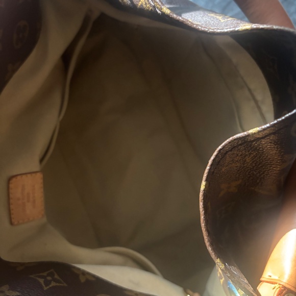 Louis Vuitton Artsy MM - Picture 9 of 10